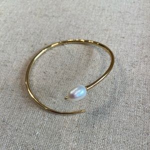 Stella & Dot pearl bracelet